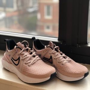 NIKE React Sneakers - Never Worn